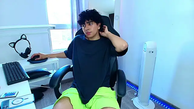  nickconnor01 online show from January 18, 4:53 pm