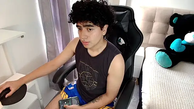  nickconnor01 online show from December 11, 7:21 pm