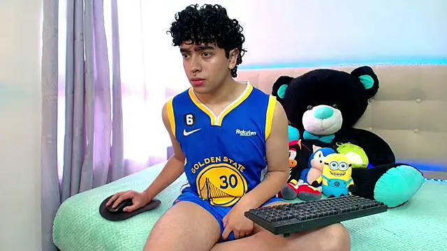  nickconnor01 online show from December 13, 7:53 pm