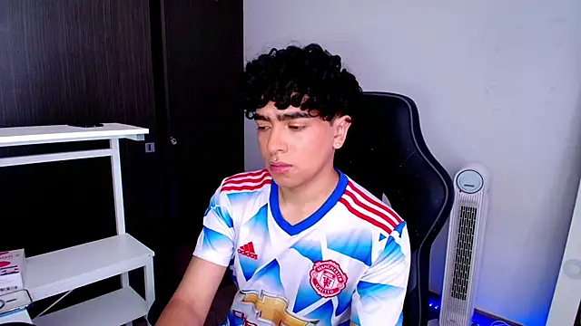  nickconnor01 online show from January 31, 6:03 pm