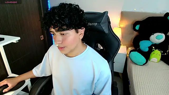  nickconnor01 online show from December 3, 9:23 pm