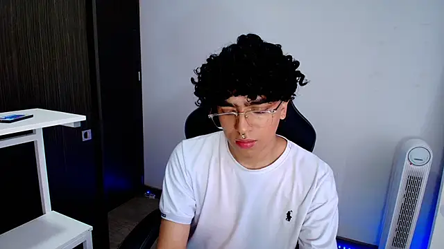  nickconnor01 online show from February 6, 7:40 pm