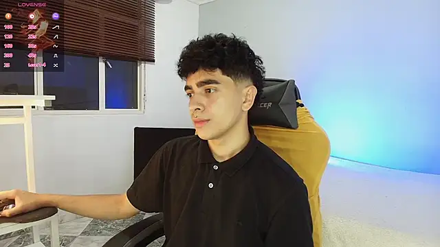  nickconnor01 online show from October 1, 4:38 am