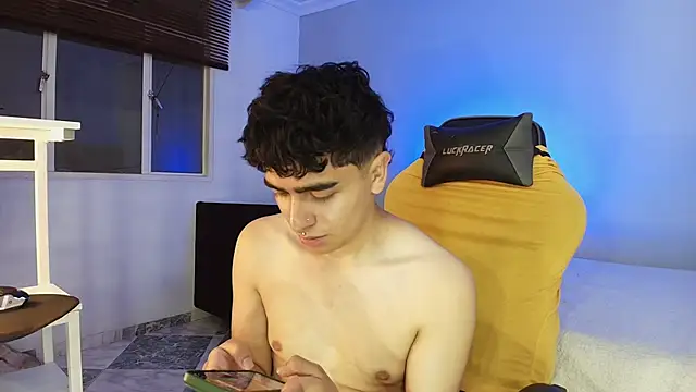  nickconnor01 online show from October 5, 2:48 am