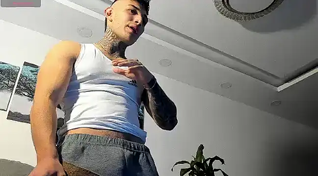 Snapshot of angeel_d035 chatting on December 4, 6:00 am angeel d035 online show from December 4, 6:00 am