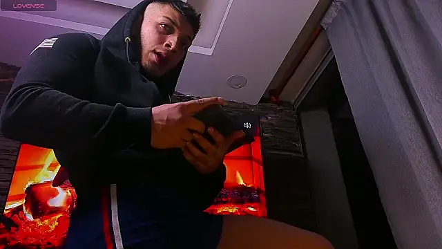 Snapshot of angeel_d035 chatting on October 4, 5:45 am angeel d035 online show from October 4, 5:45 am