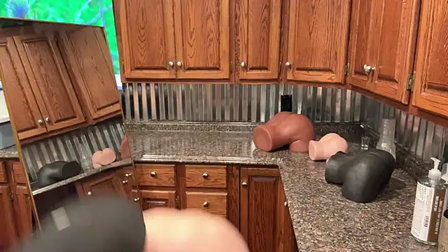 Snapshot of AlphaZack_14 chatting on March 6, 7:36 am AlphaZack 14 online show from March 6, 7:36 am