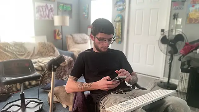 hungkubenski online show from December 15, 7:11 pm