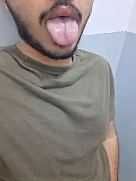 alesssterling online show from April 9, 3:04 am