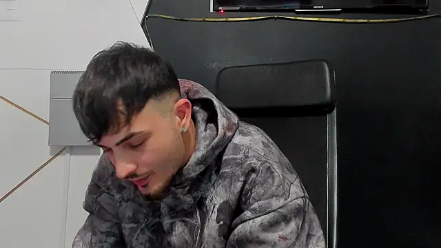 BrandonTate online show from March 29, 8:47 am