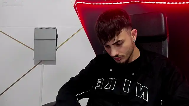 BrandonTate online show from April 2, 3:20 pm