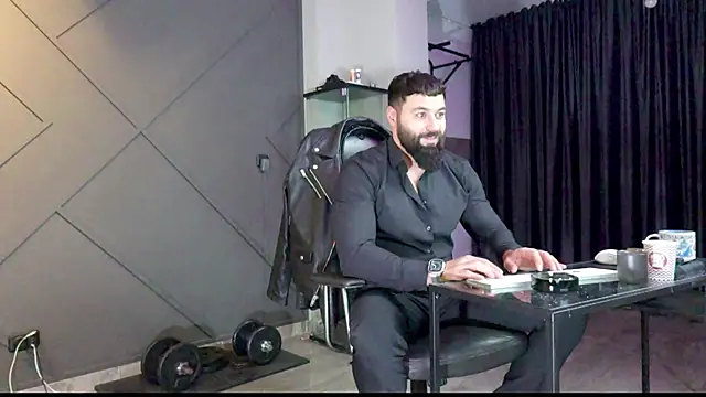 Snapshot of mattmasterss chatting on December 29, 9:41 pm mattmasterss online show from December 29, 9:41 pm