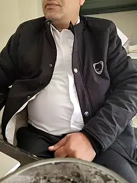 Snapshot of Hot-man39 chatting on January 7, 6:06 am Hot-man39 online show from January 7, 6:06 am