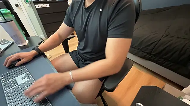 charlie s2534 online show from July 27, 5:09 pm