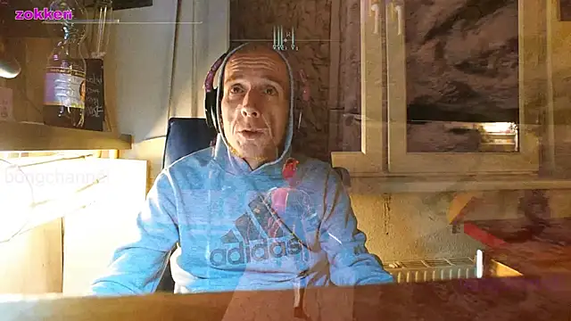 Snapshot of BongChannel chatting on January 20, 12:04 am BongChannel online show from January 20, 12:04 am