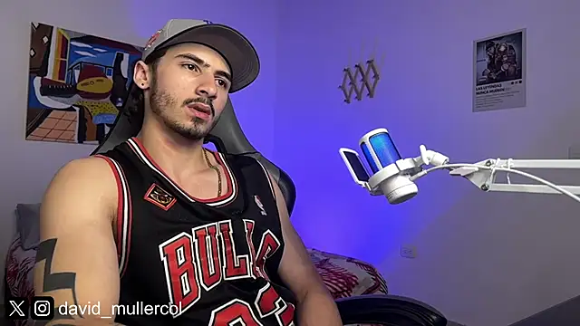 David Brown18 online show from March 22, 2:16 am