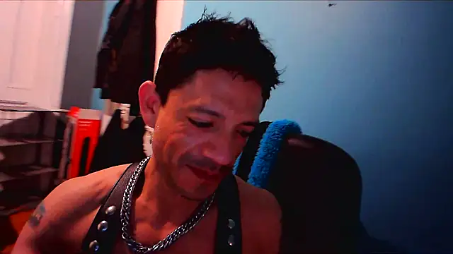 Snapshot of Tony_Torrente chatting on January 12, 10:23 am Tony Torrente online show from January 12, 10:23 am