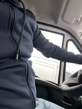 Snapshot of ionut9879 chatting on December 24, 8:44 am ionut9879 online show from December 24, 8:44 am