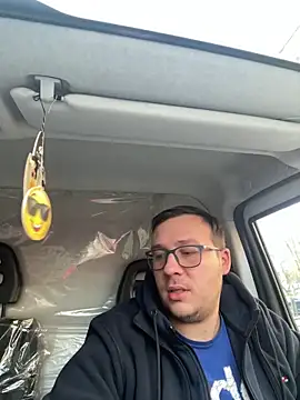 Snapshot of ionut9879 chatting on January 13, 7:21 am ionut9879 online show from January 13, 7:21 am