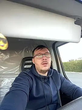 Snapshot of ionut9879 chatting on March 7, 5:40 am ionut9879 online show from March 7, 5:40 am