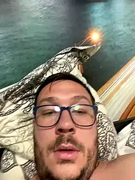 Snapshot of ionut9879 chatting on September 17, 5:25 pm ionut9879 online show from September 17, 5:25 pm