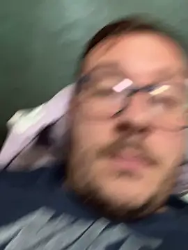 Snapshot of ionut9879 chatting on October 15, 9:39 am ionut9879 online show from October 15, 9:39 am