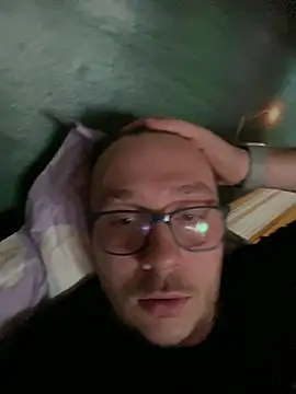 Snapshot of ionut9879 chatting on February 20, 2:46 pm ionut9879 online show from February 20, 2:46 pm