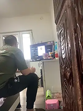 Snapshot of ionut9879 chatting on October 18, 11:48 am ionut9879 online show from October 18, 11:48 am