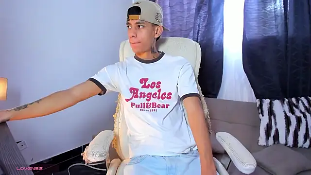 Josep Davies online show from December 22, 8:14 pm