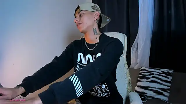 Josep Davies online show from December 14, 10:28 pm