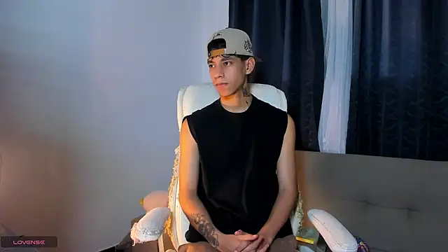 Josep Davies online show from December 6, 12:56 am