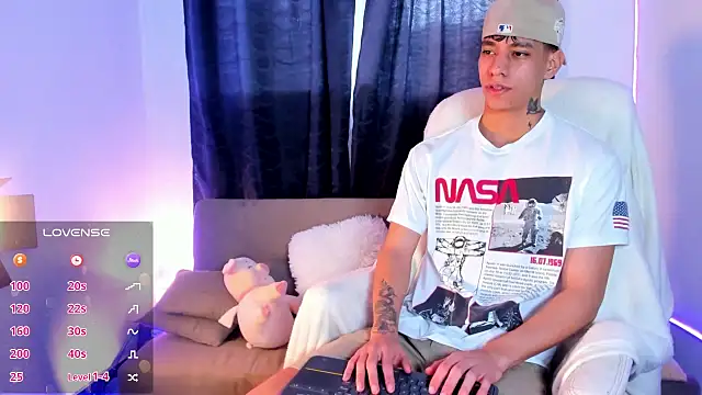 Josep Davies online show from February 9, 10:00 pm