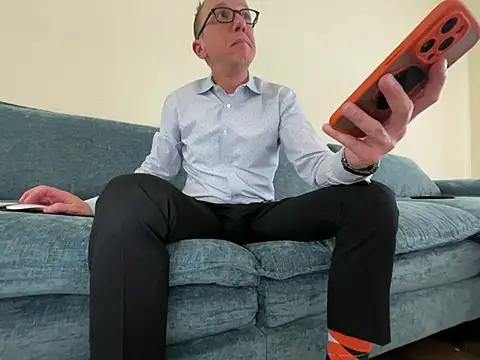 mouser21212 online show from April 3, 10:39 pm