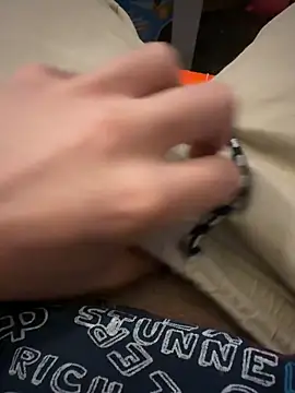 fridiiiii online show from September 19, 8:04 am