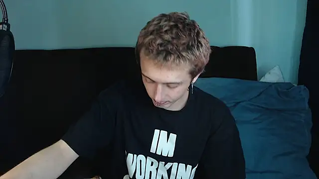 axxxturel online show from December 10, 11:00 am