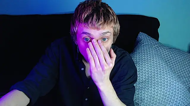 axxxturel online show from December 25, 7:24 pm