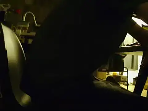 Snapshot of L0cKyseven77 chatting on February 28, 2:20 am L0cKyseven77 online show from February 28, 2:20 am