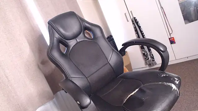 ukemoboiii online show from March 14, 10:22 am