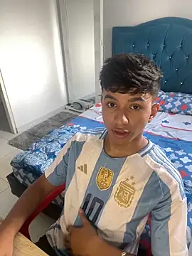 Leonarrrd 01 online show from February 15, 10:00 pm