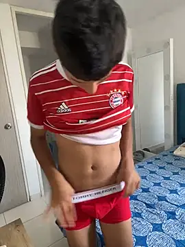 Leonarrrd 01 online show from February 7, 6:24 pm