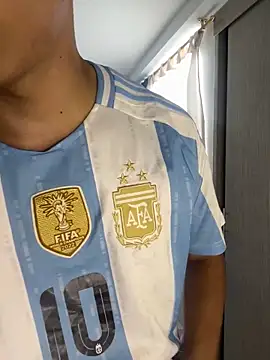 Leonarrrd 01 online show from February 14, 6:08 pm