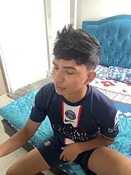 Leonarrrd 01 online show from March 8, 6:35 pm