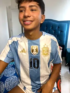 Leonarrrd 01 online show from October 2, 9:52 pm