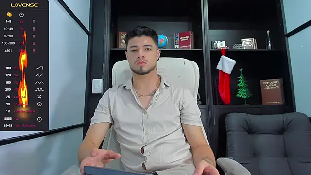 Snapshot of EdwardRoss_ chatting on December 22, 7:31 pm EdwardRoss  online show from December 22, 7:31 pm