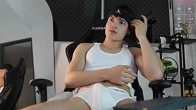 Max cortes1 online show from September 10, 12:09 am