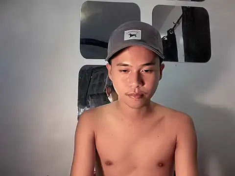 Snapshot of Asiantwink21 chatting on October 28, 3:36 pm Asiantwink21 online show from October 28, 3:36 pm