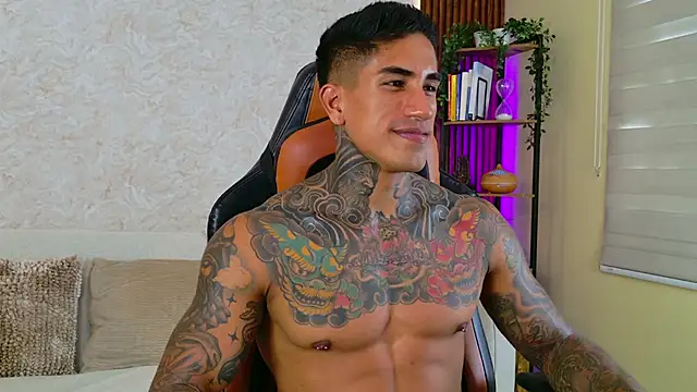 AdanReilly online show from September 28, 8:40 pm