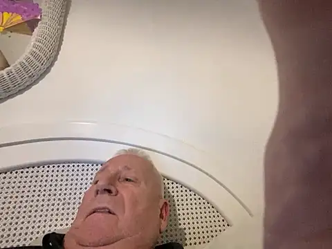 Bossinmidd12 online show from March 14, 8:28 pm