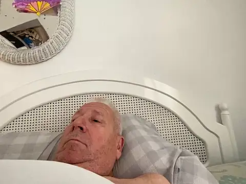 Bossinmidd12 online show from December 11, 9:32 am