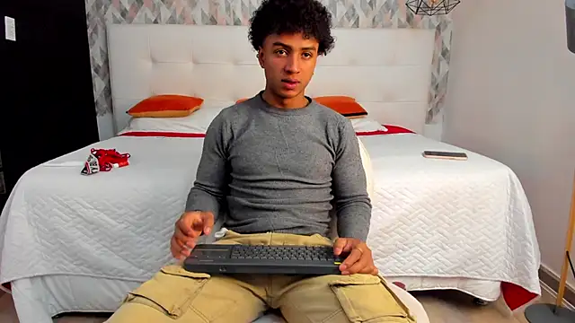 Snapshot of MagnusKing_ chatting on March 19, 11:50 am MagnusKing  online show from March 19, 11:50 am